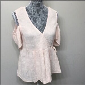 NWT Lucky Brand Women’s Cold-Shoulder Wrap Peplum Top in Light Blush S